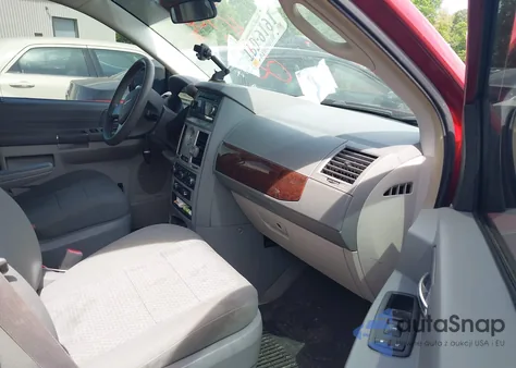 2010 Chrysler Town & Country Lx из США, поврежденный, VIN 2A4RR4DE5AR220231